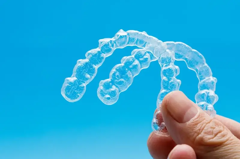 Dlaczego warto wybrać leczenie Invisalign?